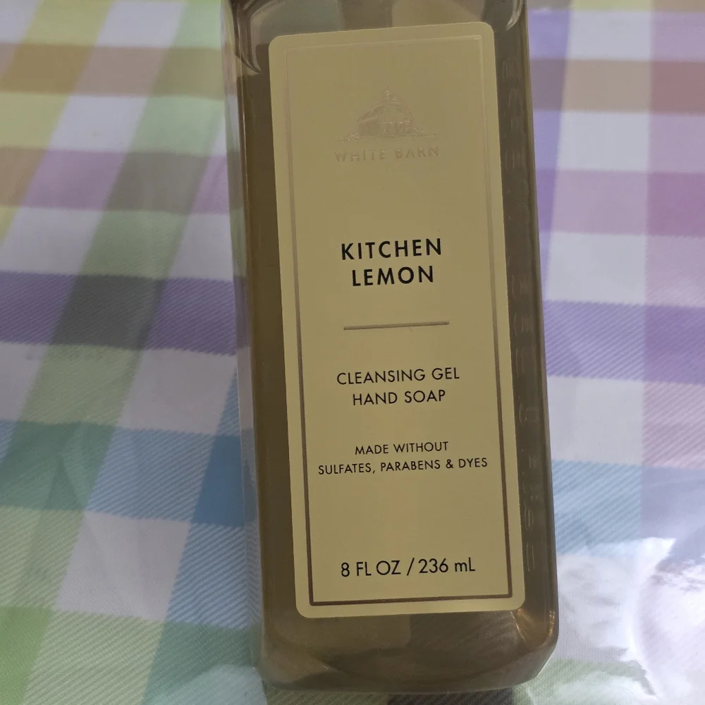 Bath & Body Works Hand Champagne Toast and Kitchen Lemon Gel Hand Soap Set NEW